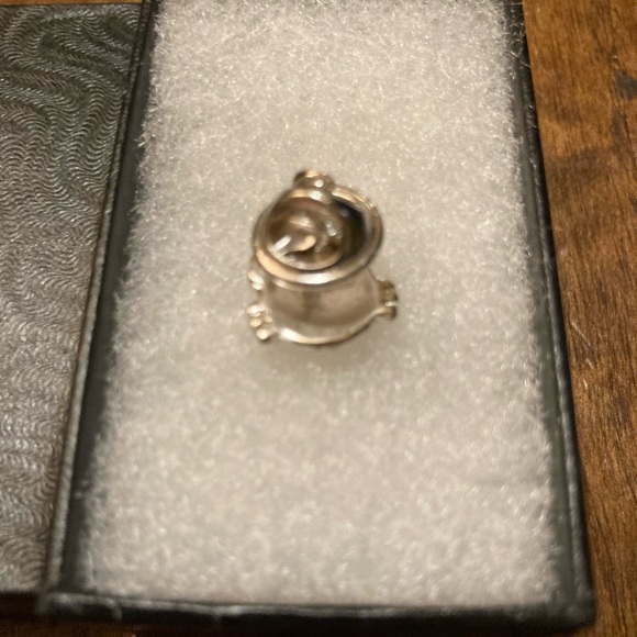 Hello Kitty Rhinestone Pin - Picture 3 of 3